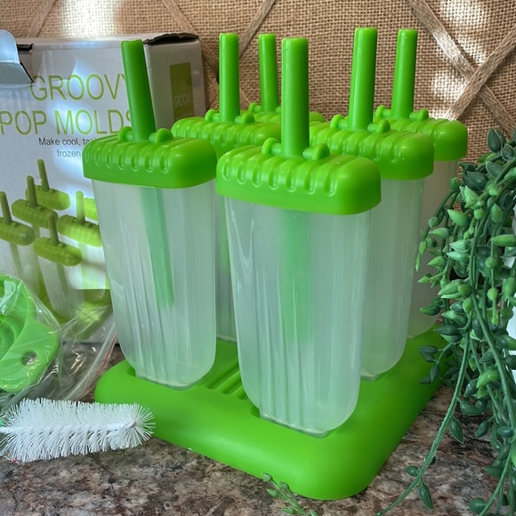 Groovy Pop Molds - Picture 3 of 5